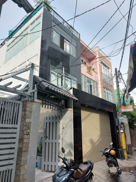 Nhà nguyên căn Nguyễn Duy diện tích 6X10 hẻm xe ô tô vào tận nhà giá tốt 12 triệu/tháng