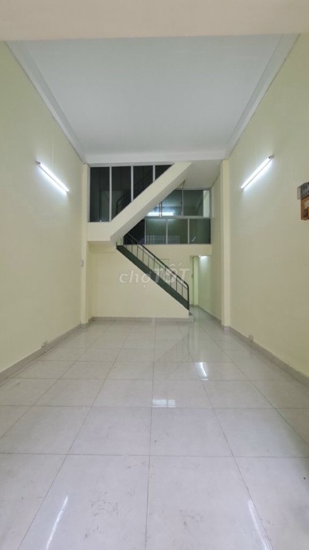 Trống nhà rộng 60m2, 3 tầng đúc, giá 15 triệu/tháng, hẻm Bùi Đình Tuý, Bình Thạnh