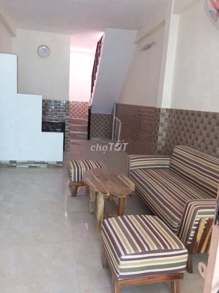 Mặt hẻm Hồng Bàng, Quận 11 có nhà nguyên căn rộng 30m2, 2 trệt giá 8 triệu/tháng