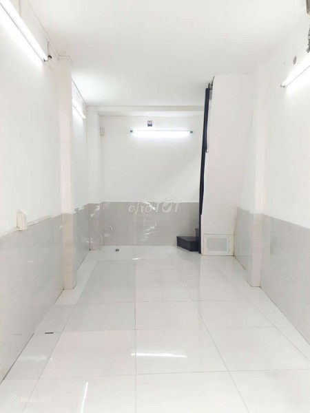 Nhà rộng 20m2, 3 tầng đúc chủ cần cho thuê giá 7 triệu/tháng, Nguyễn Thượng Hiền, Phú Nhuận