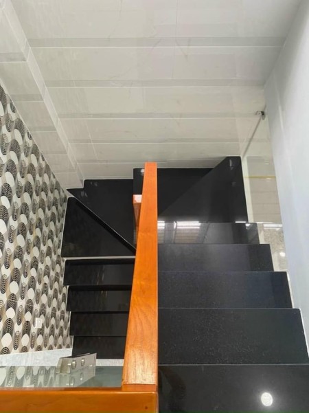 Hẻm 4.5m Trần Bình Trọng F1 Q5 Dt 3m x 11m Kết cấu 1 trệt 2 lầu sân thượng - 11 triệu