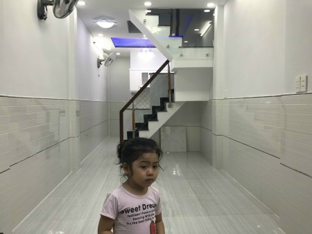 Nhà mới nhỏ xinh sát mặt tiền P9 Gò Vấp hẻm 5m thông giá cho thuê 7.5 triệu/tháng