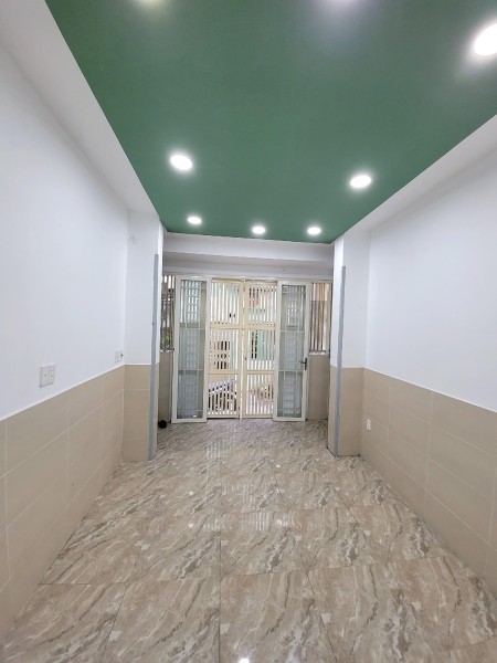 Cho thuê nhà nguyên căn, mới, đẹp, rẻ, Hoàng Sa, Quận 3