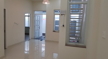 Cho thuê nguyên căn MT đường D52 Tân Bình. 5x18m trệt 3 lầu sân thượng trước sau