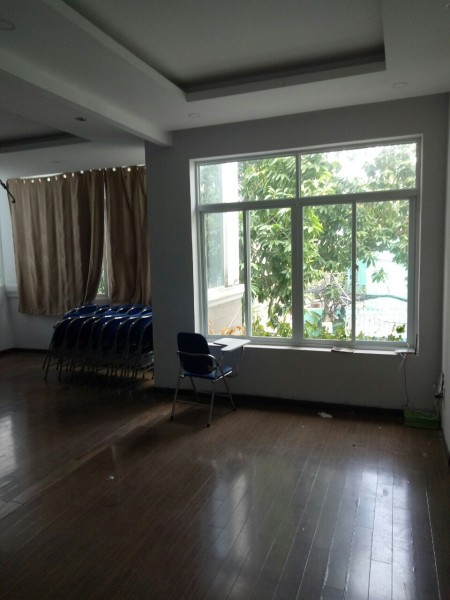 Cho thuê nhà nguyên căn Bình Gĩa Tân Bình 10x15m trệt 1 lầu, giá 25 triệu/tháng, nhà mới sơn sửa đẹp