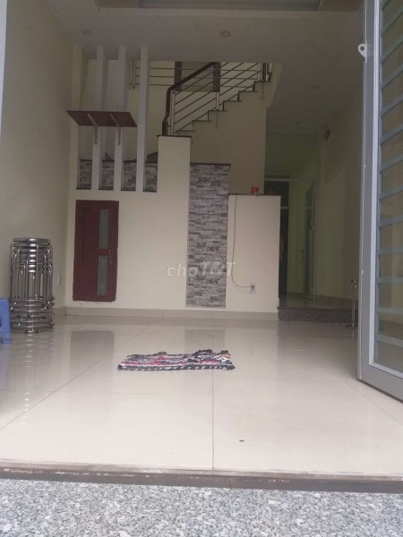 Chủ cần cho thuê nhà rộng 68m2 (4x17m), 2 tầng, giá 15 triệu/tháng, đường số 11, Quận 7