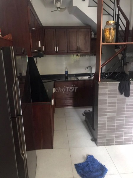 Huỳnh Văn Bánh, Phú Nhuận cần cho thuê nhà 3 tầng, giá 16 triệu/tháng, diện tích 72m2