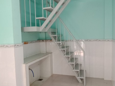 Cho thuê nhà ở gia đình, khách thuê dài hạn dtsd 24m2, giá 6 triệu/tháng, lh 0939465153