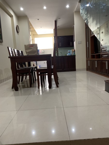 Cho thuê nhà nguyên căn đường Cộng Hòa, Tân Bình. 4x16m trệt 3 lầu cầu thang cuối nhà giá 17 triệu