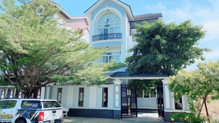 Cho thuê Villa diện tích sử dụng 12x25m Trệt 2 lầu Thảo Điền Quận 2 giá chỉ 65tr/th