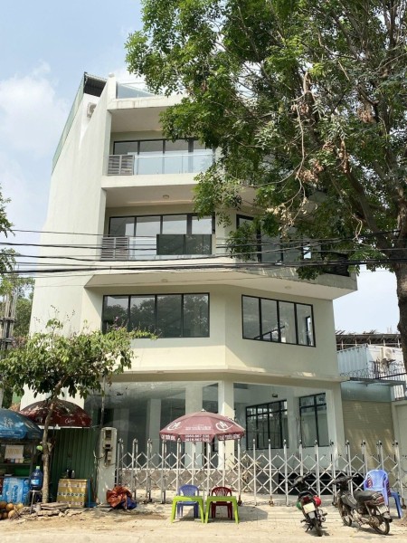 Cho thuê Tòa nhà văn phòng 800m2 hầm 5 lầu sàn trống suốt Nguyễn văn hưởng Thảo điền Quận 2