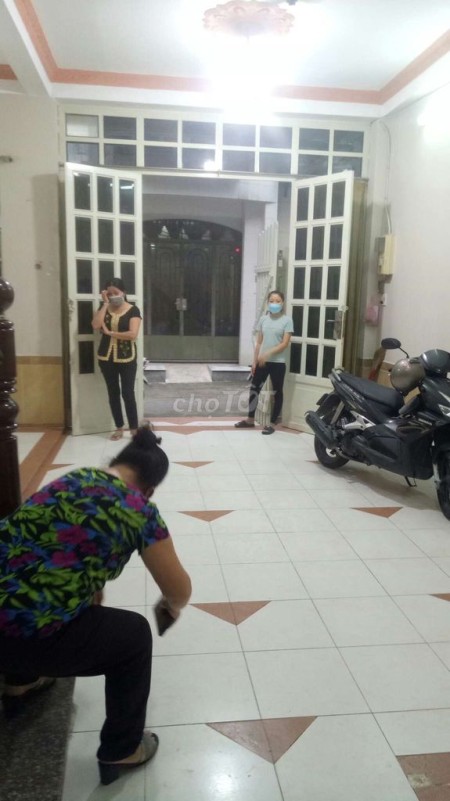 Có nhà hẻm Minh Phụng Quận 11, cần cho thuê nhà chính chủ 3 tầng đúc, giá 9.9 triệu/tháng dtsd 60m2