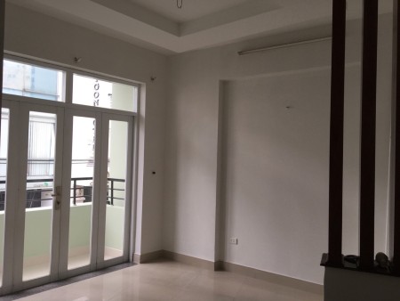 Cho thuê nhà MT Phạm Phú Thứ, P11 Tân Bình. 5x30m trệt 2 lầu sận thượng sạch sẽ giá 35 triệu