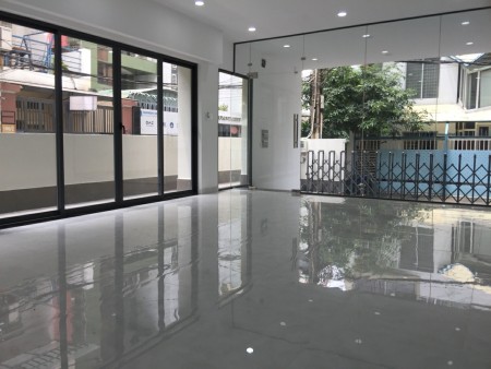 Cho thuê nguyên căn MT Trường Chinh Tân Bình. ngang 12m 5 lầu có thang máy, lề đường rộng đậu xe