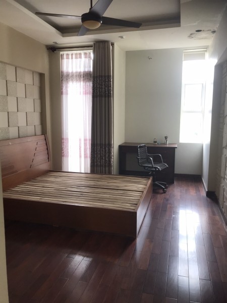 Cho thuê nhà nguyên căn Phổ Quang Phú Nhuận, trệt 2 lầu sân để xe khu an ninh giá 22 triệu