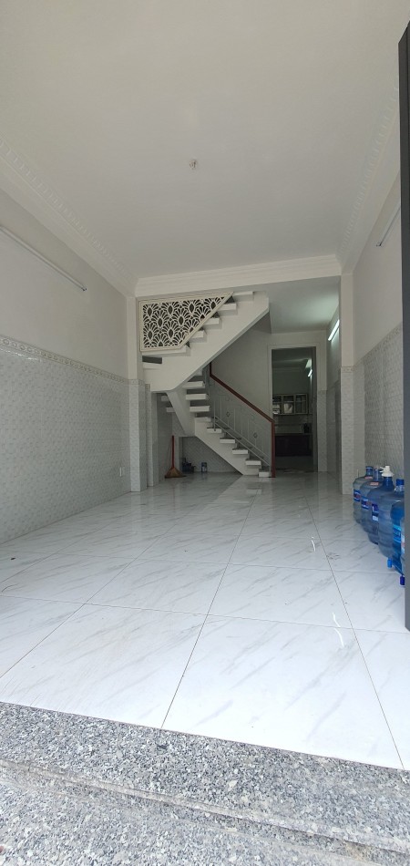 Nhà mới hẻm xe hơi Đường Sư Vạn Hạnh, trệt 2 lầu sân thượng, 4pn 4wc, diện tích 3.7 x 12m