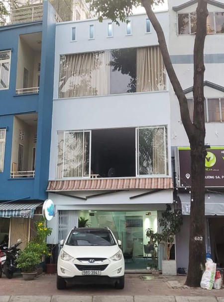 Cho thuê 3 tầng nhà mới View Trường Sa, Quận 3, giá rẻ chỉ 40 triệu/tháng, lhcc