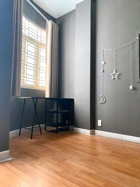 Cho thuê nhà nguyên căn hẻm xe tải đường lớn phường 12, Quận 10, giá tốt