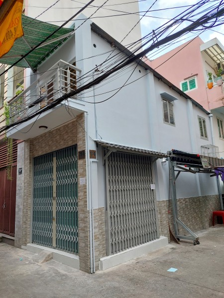 Cho thuê nhà chính chủ: đường 100 Bình Thới. Nhà ngay góc ngã tư hẻm 2 mặt tiền ( hẻm 5 m + hẻm 3 m)