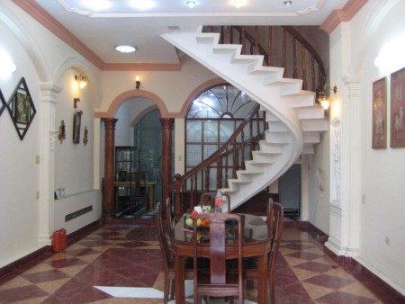 Cho thuê nhà MT Nguyễn Quang Bích Tân Bình. 5x20 trệt 2 lầu có 6 phòng và 5wc giá 15 triệu