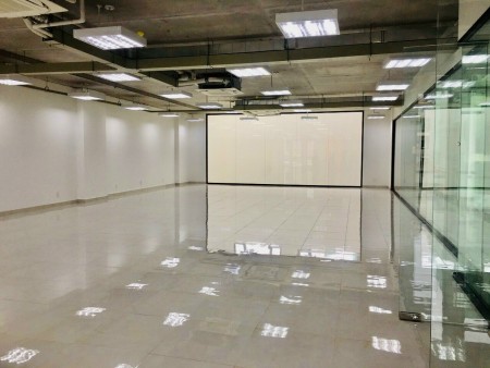 Cho thuê nhà nguyên căn MT Lê Văn Sỹ Phường 10 Phú Nhuận, 7x25m có Hầm 7 lầu 2 thang máy giá 140 tr