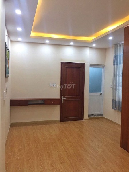 Cho thuê nhà hẻm xe hơi Nguyễn Văn Cừ, 1 trệt 3 lầu sân thượng, 3pn 3wc, diện tích 3.5 x 10m