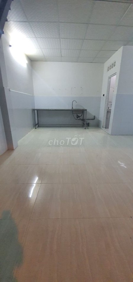 Nhà nguyên căn rộng 40m2, 1 trệt, 1 lầu đúc kiên cố giá 6 triệu/tháng, hẻm Lê Văn Lương, Nhà Bè