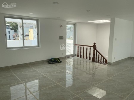 Nguyên căn cần cho thuê nhà 137m2, 7 tầng, giá 125 triệu/tháng, hẻm 68/10D Trần Quang Khải