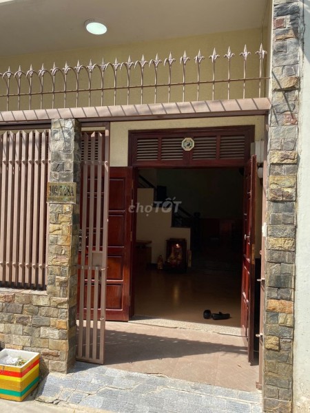 Cho thuê nhanh nhà dt 60m2, giá 13 triệu/tháng, đường 20, Thủ Đức, khu dân cư đông