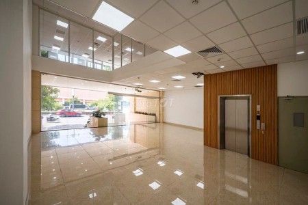 Cho thuê nhà MT Lê Văn Sỹ P10 Quận Phú Nhuận.8x25m hầm 7 lầu có thang máy,sàn trống suốt giá 120tr