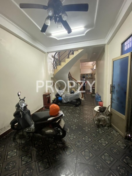 Cho thuê nhà hẻm Đường Hòa Hảo, trệt 2 lầu sân thượng, 5pn 3wc, diện tích 3.6 x 12m, giá 16 triệu