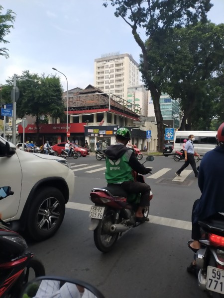 Cho Thuê Nhà Góc 2 Mặt Tiền Nguyễn Thị Minh Khai , Phường 6, Quận 3. DTSD 250m2 bàn giao ngay