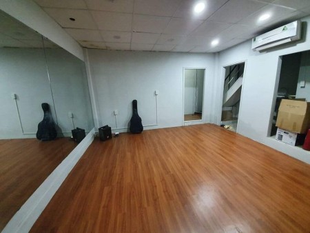 Nhà Quận 1 nguyên căn dưới 7 triệu/tháng ngay trung tâm, tiện ích đầy đủ, lhcc