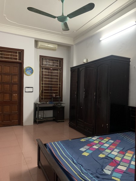 Cho thuê nhà diện tích 28m2 x 5 tầng, địa chỉ tại ngõ 66/18 đường Cốm Vòng