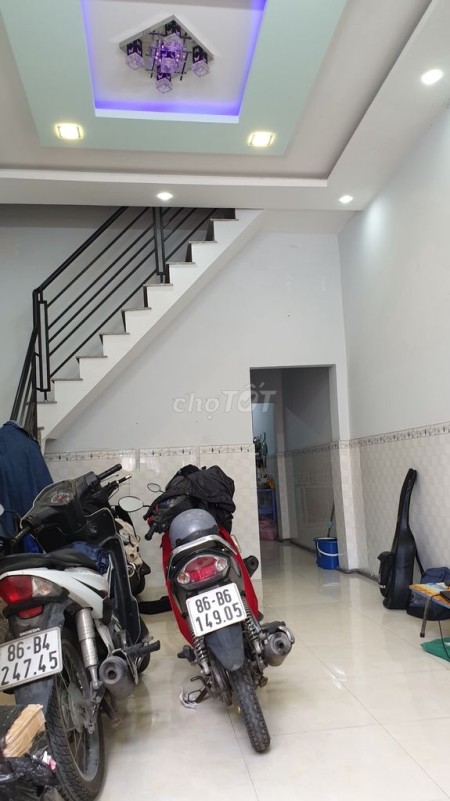 Hẻm đường số 42, khu an ninh, Thủ Đức, diện tích 108m2, 2 tầng đúc, giá 7 triệu/tháng