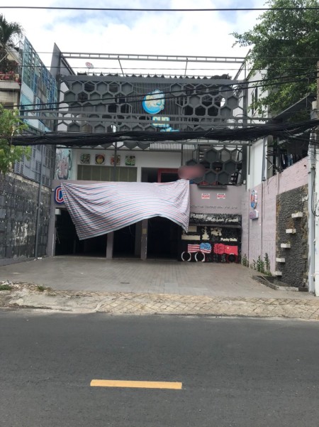 Cho thuê nhà nguyên căn 3 lầu, mặt tiền Trường Sơn, Quận 10 dtsd 300m2 giá cực rẻ