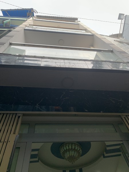 Cho thuê nhà hẻm Đường Bạch Vân, trệt 3 lầu sân thượng, 4pn 4wc, diện tích 336m2, 10 triệu/tháng