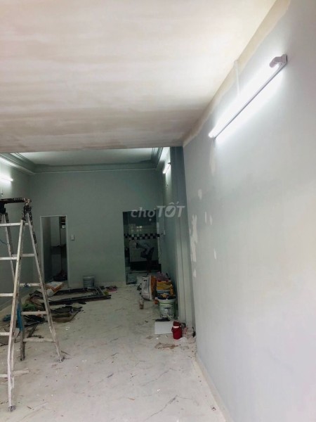 Cho thuê nhà mặt tiền Đường Hòa Bình - đối diện Đầm Sen, 1 trệt 1 lầu 2pn 2wc, diện tích 120m2