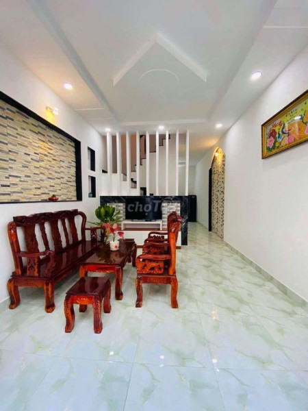 Đường sô 11 ngay trung tâm Quận 4 cần cho thuê nhà rộng 68m2, giá 10.5 triệu/tháng