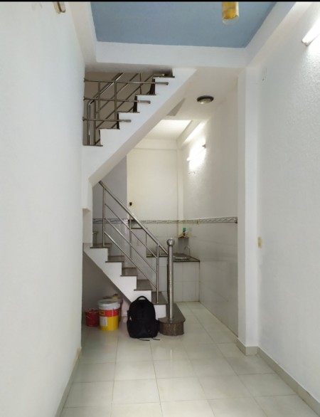 Cho thuê nhà nguyên căn lâu dài, bắt đầu từ 1/2022. phường 3 quận 8 giá chỉ 6.5 triệu, 2 lầu đúc.