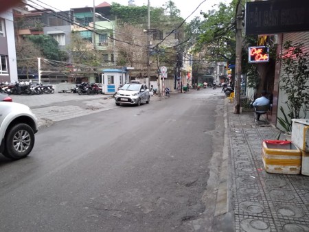 cho thuê nhà riêng Nguyễn Xiển, Thanh Xuân dt 60m, 5 tầng, 18tr/th. ô tô đỗ cửa