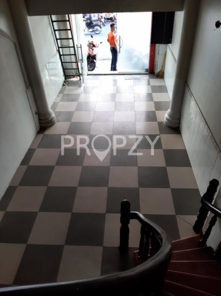 Cho thuê nhà hẻm xe tải Đường Sư Vạn Hạnh, trệt lửng 3 lầu, 8pn 8wc, diện tích 4.4 x 18m