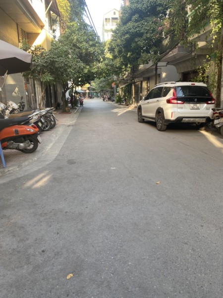 Cần cho thuê nhà ngõ 168 Nguyễn Xiển, Quận Thanh Xuân, diện tích 80m2, 8 tầng thang máy. 30tr/