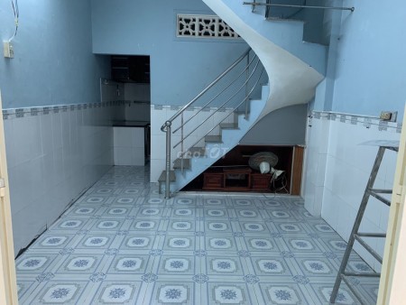 Chủ cần cho thuê nhà rộng 1 trệt 1 lầu, giá 5 triệu/tháng, diện tích 22m2, đường Lưu Hữu Phước