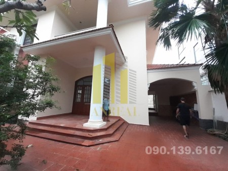 Biệt thự sân vườn hồ bơi đường Trần Não Giá 66 triệu/tháng khu dân trí cao hàng xóm văn minh, 300m2, 4 phòng ngủ,