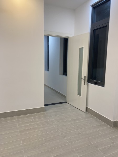 Cho thuê nhà HXT 8x18m trệt 2 lầu sân thượng, gara xe khu an ninh ngay trung tâm quận Phú Nhuận