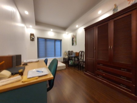 Cho thuê nhà riêng ngõ 168 Kim Giang, 50m2 x4t, 10tr/th, ngõ rộng Ô TÔ đỗ cửa