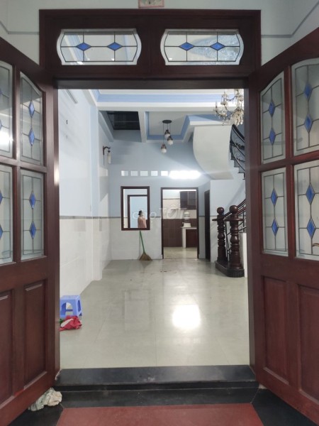 Đường nhựa 6m chủ cần cho thuê nhà 250m2, còn mới giá 12 triệu/tháng, Man Thiện, Quận 9