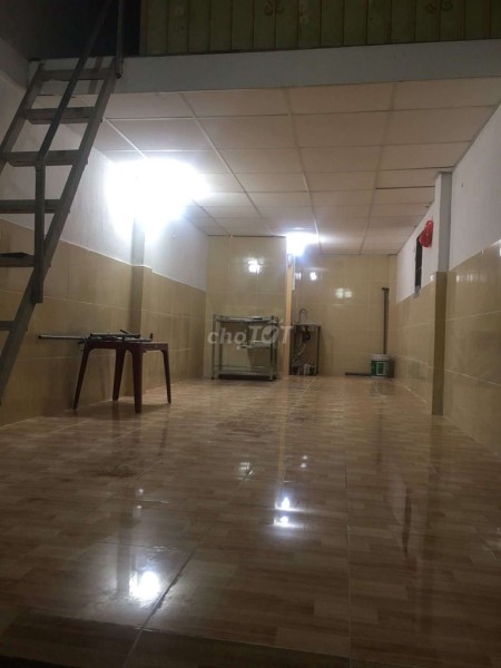 Chưa sử dụng nên cần cho thuê nhà rộng 33m2, giá 5.5 triệu/tháng, Thoại Ngọc Hầu, Tân Phú