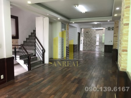 Nhà Mặt Tiền Xa Lộ Hà Nội - Có Hầm Tiện Kinh Doanh - Giá 30 Triệu